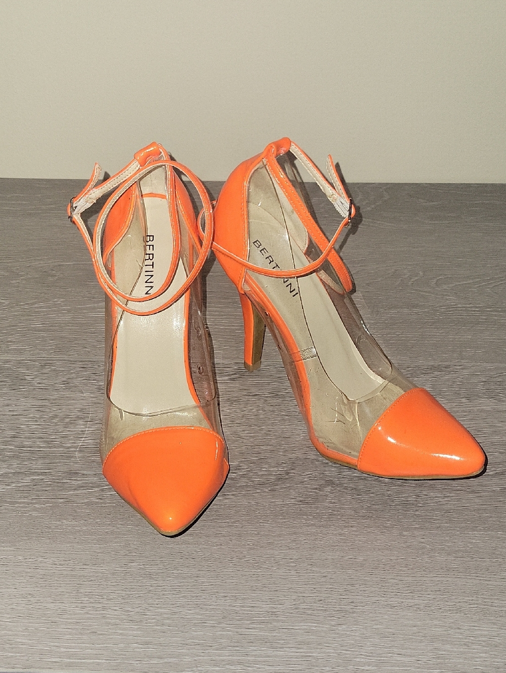 Bertinni Orange Pointed Toe Ankle Strap Pumps Sz 7.5